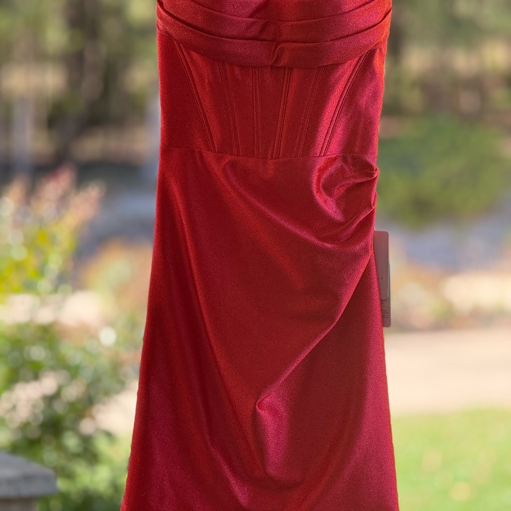 Elegant Red Evening Dress